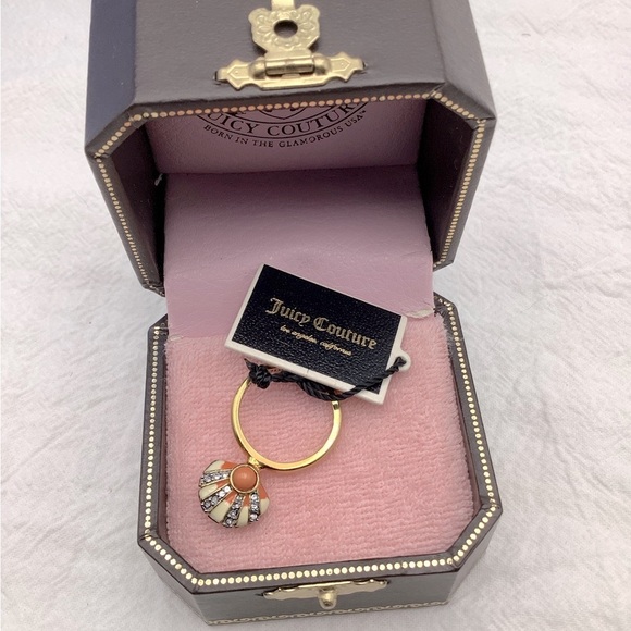 Juicy Couture Jewelry - Juicy Couture Clamshell Ring size 6